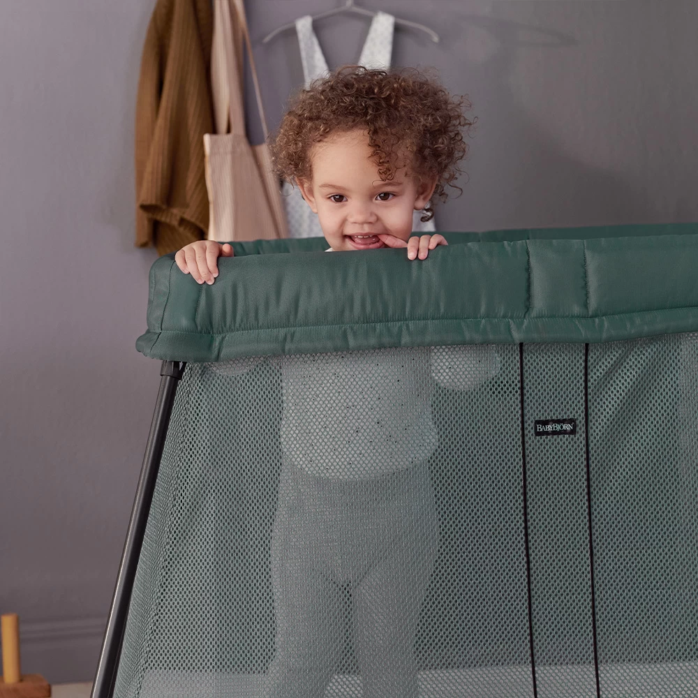 Lit Parapluie Light Vert Foncé De BabyBjörn 5 Lit Parapluie Light Vert Foncé De BabyBjörn – Image 5