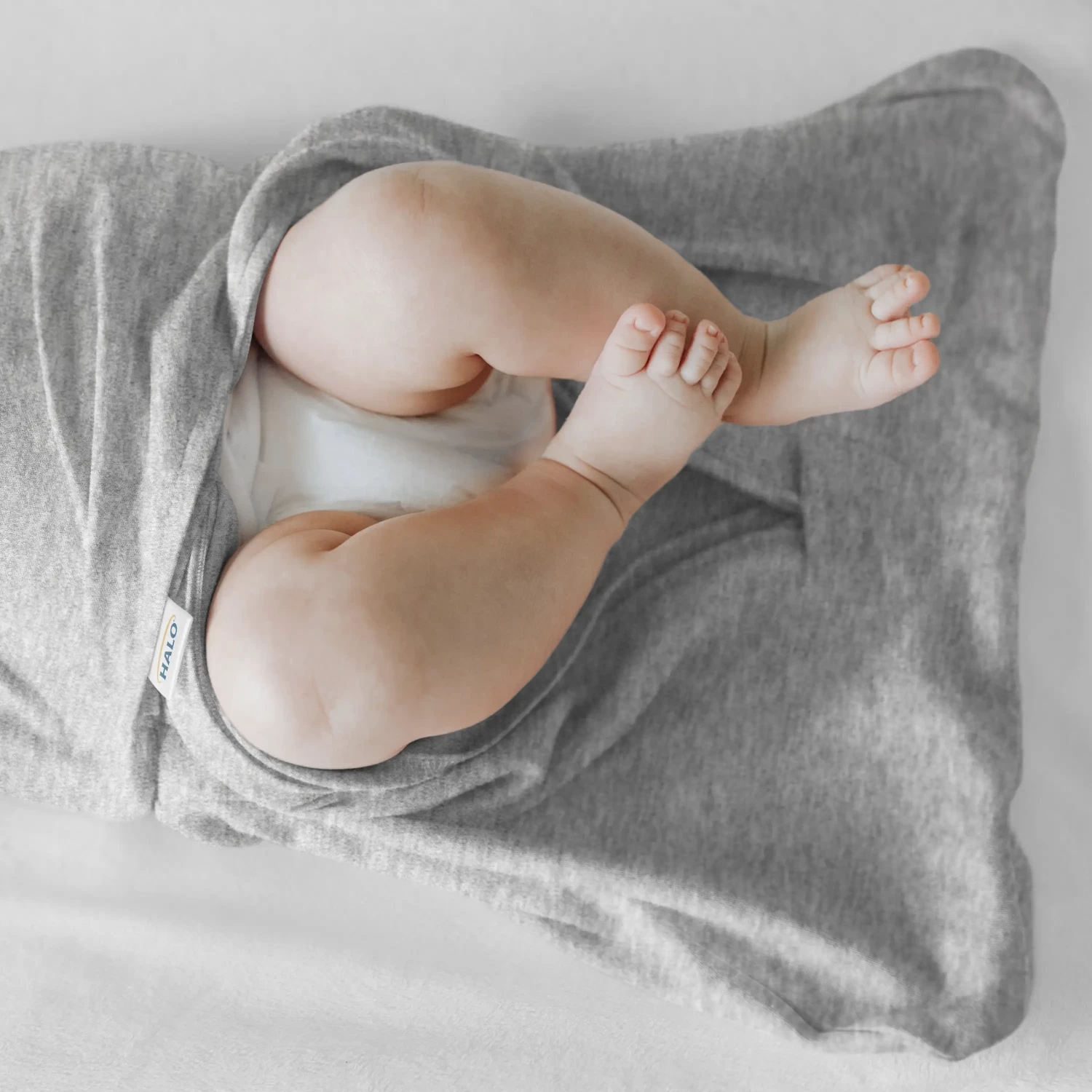 Lange D'emmaillotage 3 En 1 SleepSack® Gris 3-6 Mois De Halo 6 Lange D'emmaillotage 3 En 1 SleepSack® Gris 3-6 Mois De Halo – Image 6